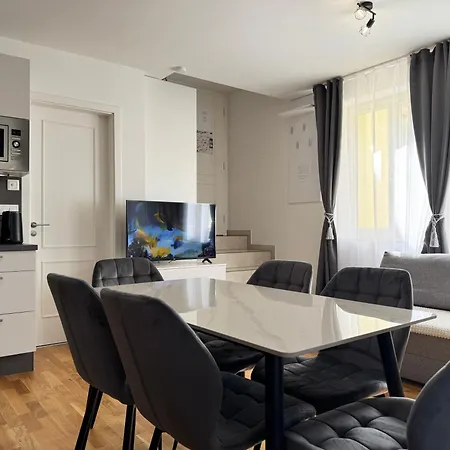 Apartament New Modern-style With Balcony In The 2