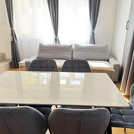 New Modern-style With Balcony In The 2 Apartament *