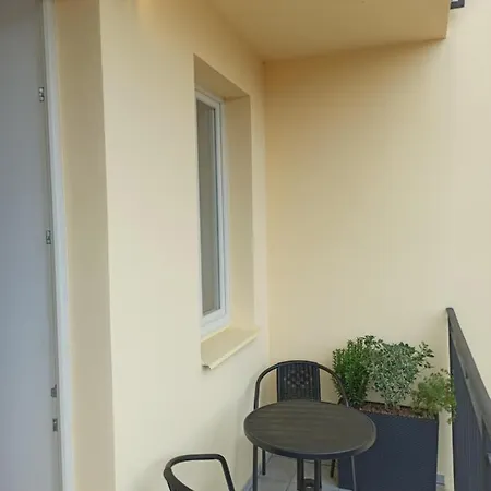 Appartement New Modern-style With Balcony In The 2 Prague