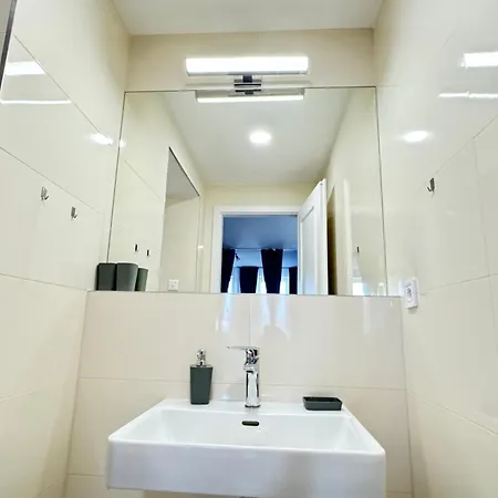 Appartement New Modern-style With Balcony In The 2 *