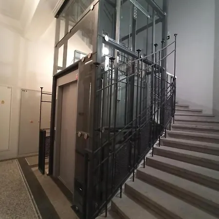 New Modern-style With Balcony In The 2 Praag
